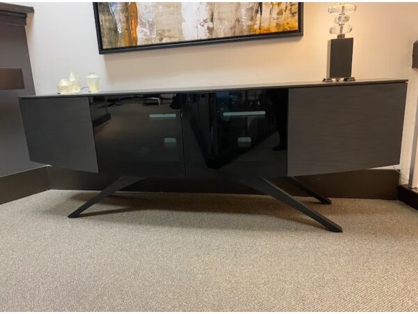 Venue Media Console - Image 2